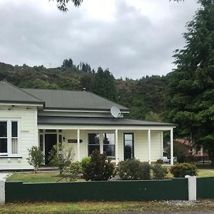 The Old Vicarage Hotell Reefton Exterior photo
