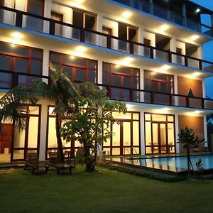 Hi Win Hotel Chilaw Exterior photo