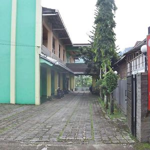 Reddoorz Near Lokawisata Baturaden Hotell Purwokerto Exterior photo