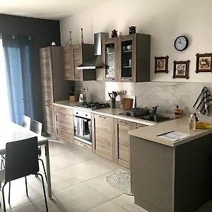 Luqa Apartment - 5 Mins From Airport Exterior photo