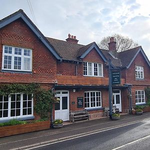 The Plough Itchen Abbas Hotell Winchester Exterior photo