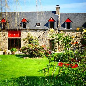 Auberge De La Chesnaie Hotell Pleudihen-sur-Rance Exterior photo