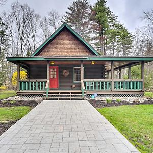 Lovely Fort Ann Lodge - 10 Mi to Lake George! Exterior photo