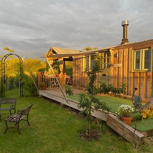 Willowbank Shepherds Hut Villa Taunton Exterior photo