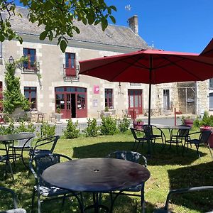 Logis Auberge De Crissay Hotell Exterior photo