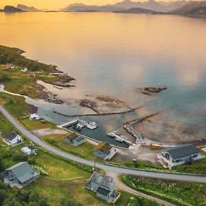 Laukvik Senja Hotell Botnhamn Exterior photo