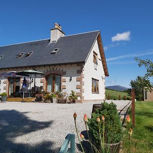 Thistle Dhu Bed And Breakfast Glenlivet Exterior photo