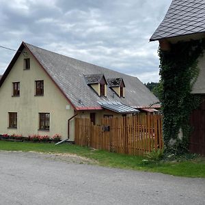 Ubytovani Samotin Leilighet Sněžné Exterior photo