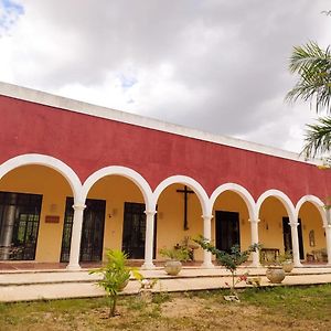 Hacienda Santa Maria De Batzan By Rotamundos Bed & Breakfast Dzibikak Exterior photo