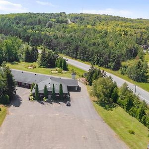 Auberge Pique Nique Hotell Shawinigan Exterior photo