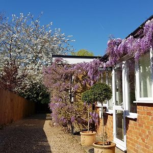 The Bakehouse Guesthouse Maidenhead Exterior photo