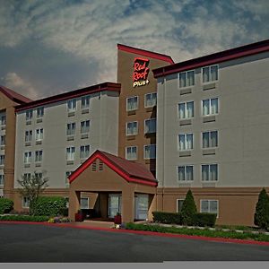 Red Roof Plus Long Island - Garden City Hotell Westbury Exterior photo