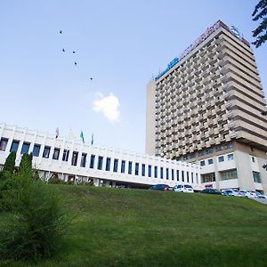 Inturist Hotel Pjatigorsk Exterior photo