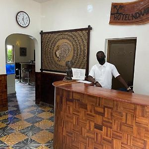 Ndaary Khassoum Hotell Ziguinchor Exterior photo