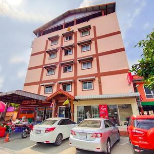 Baan Yuyuen Hotell Pathum Thani Exterior photo