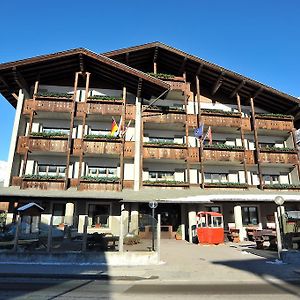 Hotel Derby Bormio Exterior photo