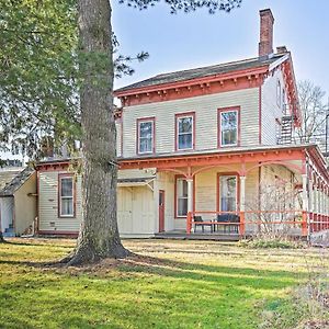 Centrally Located Apt In Victorian Mansion! Leilighet Poughkeepsie Exterior photo