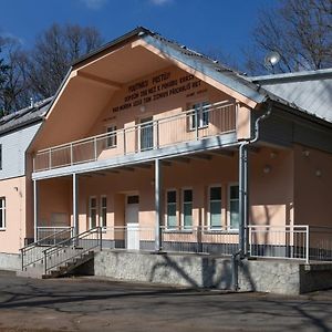 Penzion Zivec - Restaurace A Ubytovani Hotell Písek Exterior photo