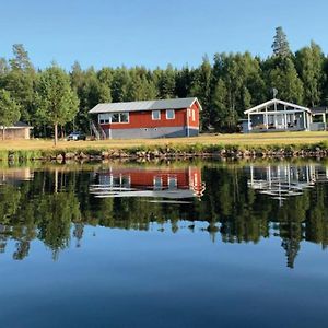 Lakeview Houses Sweden - Red House Svardsjo Exterior photo