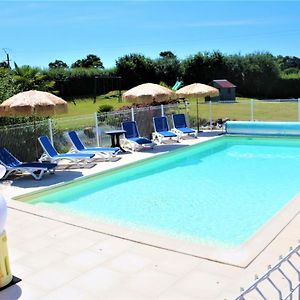 Maison Charmante Avec Piscine Partagee A Nehou Villa Exterior photo