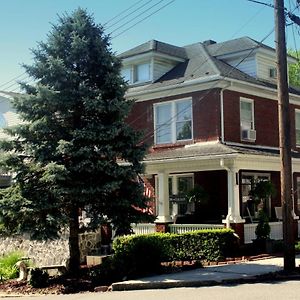 Maria'S Garden & Inn Berkeley Springs Exterior photo