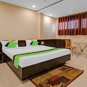 Treebo Surya Yatri Niwas Hotell Belgaum Exterior photo