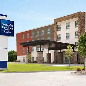 Holiday Inn Express & Suites - Lumberton, An Ihg Hotel Exterior photo