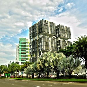 Aviary Bintaro Hotell Serpong Exterior photo