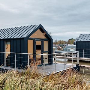 Tattenhall Marina Floating Pods Leilighet Hargrave Exterior photo