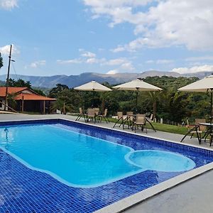 Pousada Descobrindo A Vida Hotell Brumadinho Exterior photo