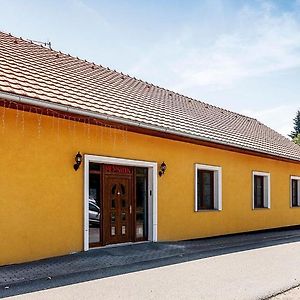 Pension U Zamku Hotell Lechovice Exterior photo