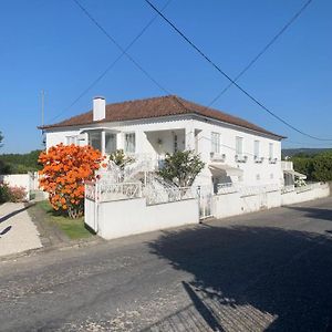 Casa Das Uveiras Hotell Pacos de Ferreira Exterior photo