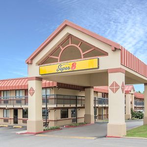 Super 8 By Wyndham Tulsa Hotell Exterior photo