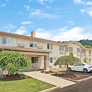 Super 8 By Wyndham Canonsburg/Pittsburgh Area Hotell Exterior photo