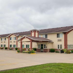 Super 8 By Wyndham Mt. Carmel Il Hotell Mount Carmel Exterior photo