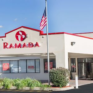 Ramada By Wyndham Yonkers - Westchester Hotell Exterior photo