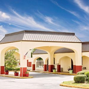 Days Inn&Suites by Wyndham Starkville Exterior photo