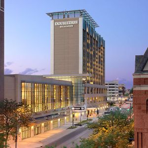 Doubletree By Hilton Hotel Cedar Rapids Convention Complex Exterior photo