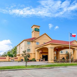 La Quinta By Wyndham Pasadena Hotell Exterior photo