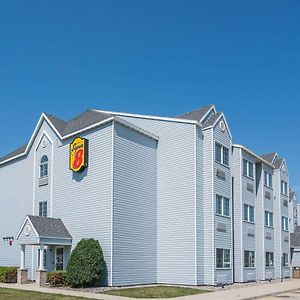 Super 8 By Wyndham Fargo Airport Hotell Exterior photo