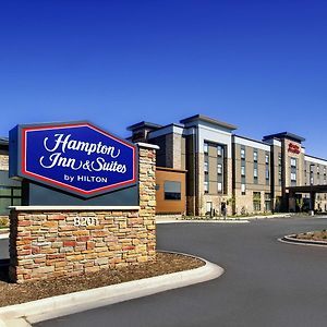 Hampton Inn & Suites Milwaukee West West Allis Exterior photo