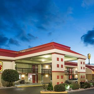 Super 8 By Wyndham Tifton Hotell Exterior photo