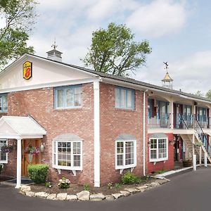 Super 8 By Wyndham Sturbridge Hotell Exterior photo