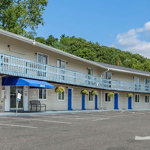 Econo Lodge Lee - Great Barrington Exterior photo