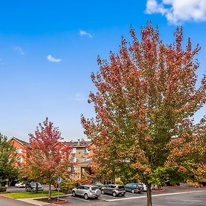 Best Western Plus Vancouver Mall Drive Hotell Exterior photo