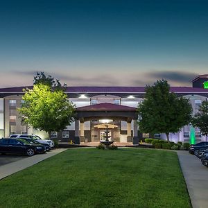 La Quinta By Wyndham Blue Springs Hotell Exterior photo