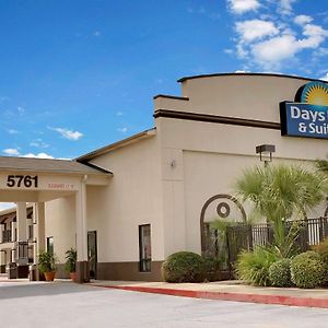 Days Inn & Suites By Wyndham Opelousas Exterior photo