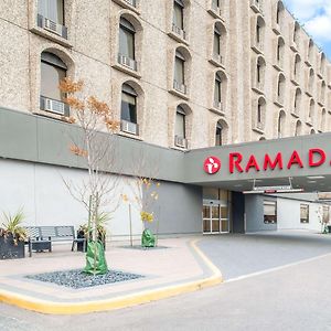 Ramada By Wyndham Saskatoon Hotell Exterior photo