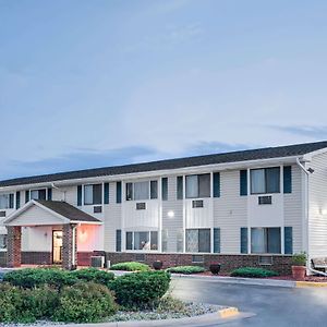 Super 8 By Wyndham Tomah Wisconsin Motel Exterior photo