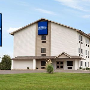 Travelodge By Wyndham Livonia Exterior photo